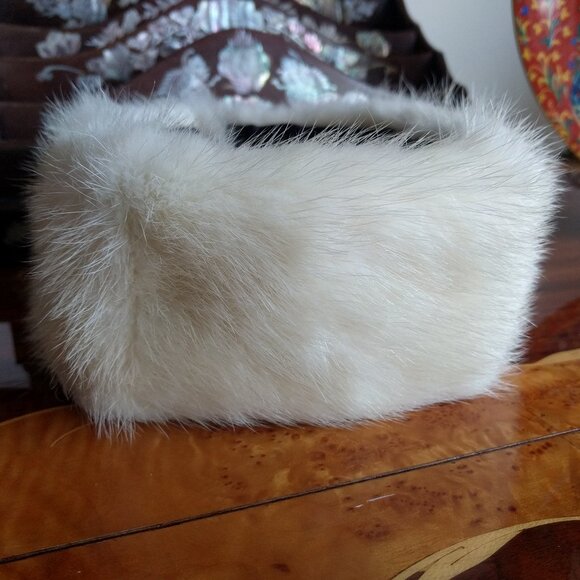 Beautiful White/Ivory Real Fur Collar - Picture 1 of 5